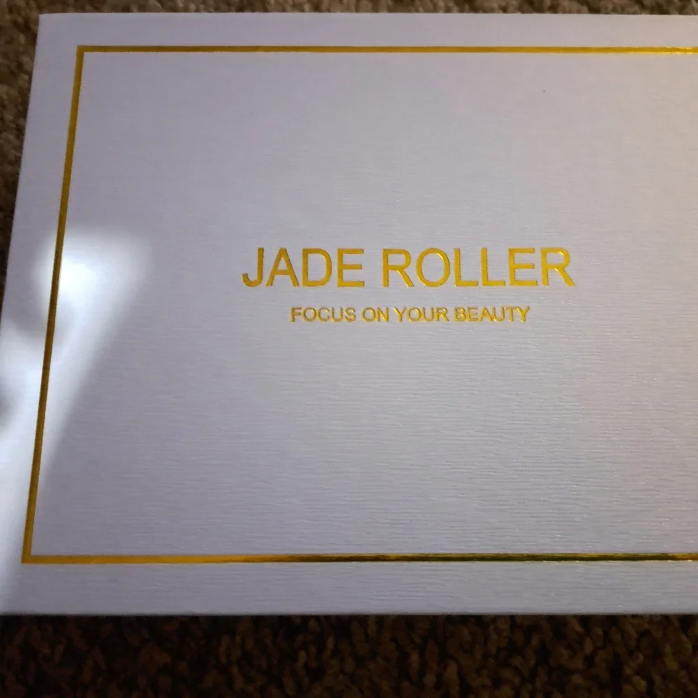 Jade Rollerball For Face - Picture 8 of 9